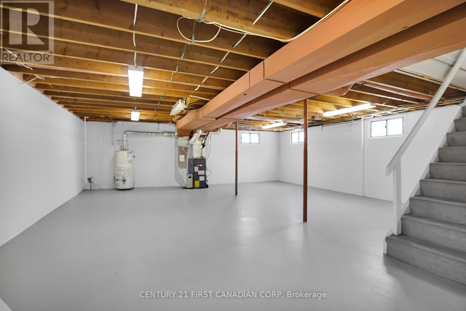Photo 28 of 10 Frontenac Road, London South ON
