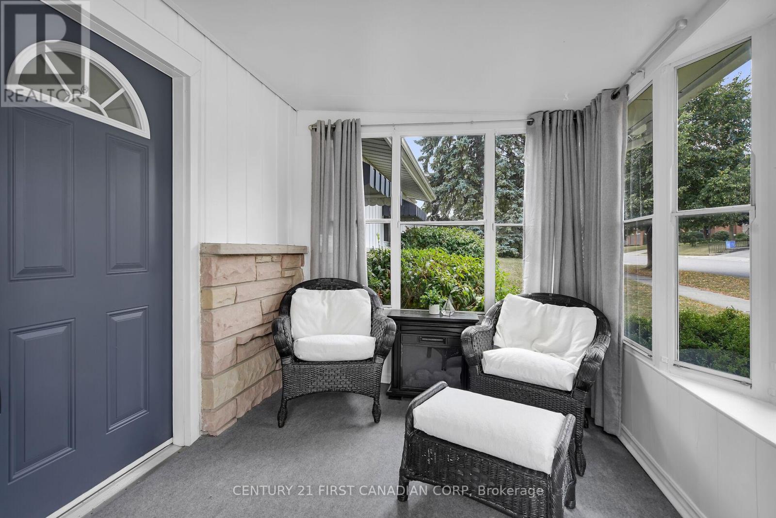 Photo 6 of 10 Frontenac Road, London South ON