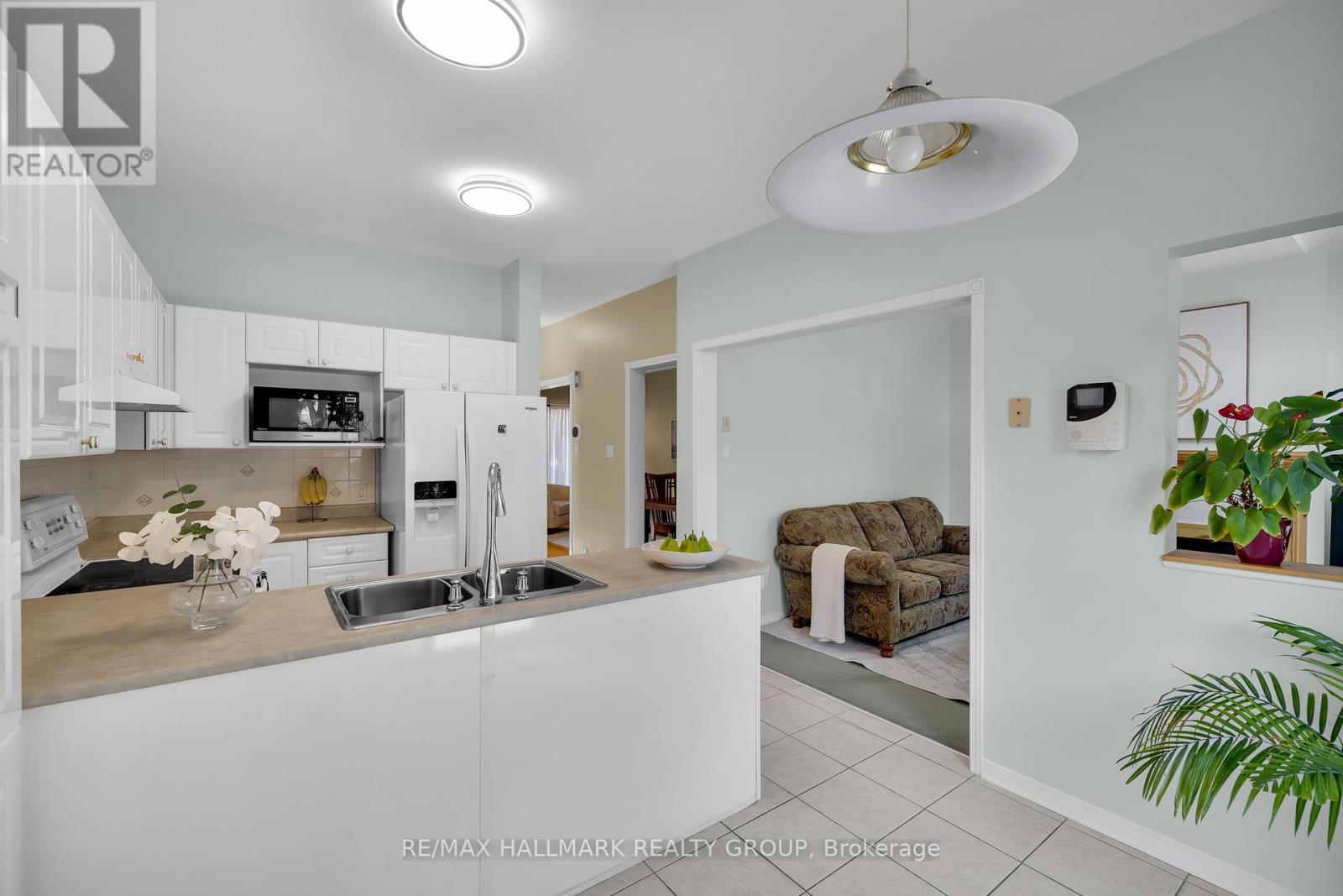 Photo 14 of 1087 Rocky Harbour Crescent, Ottawa ON