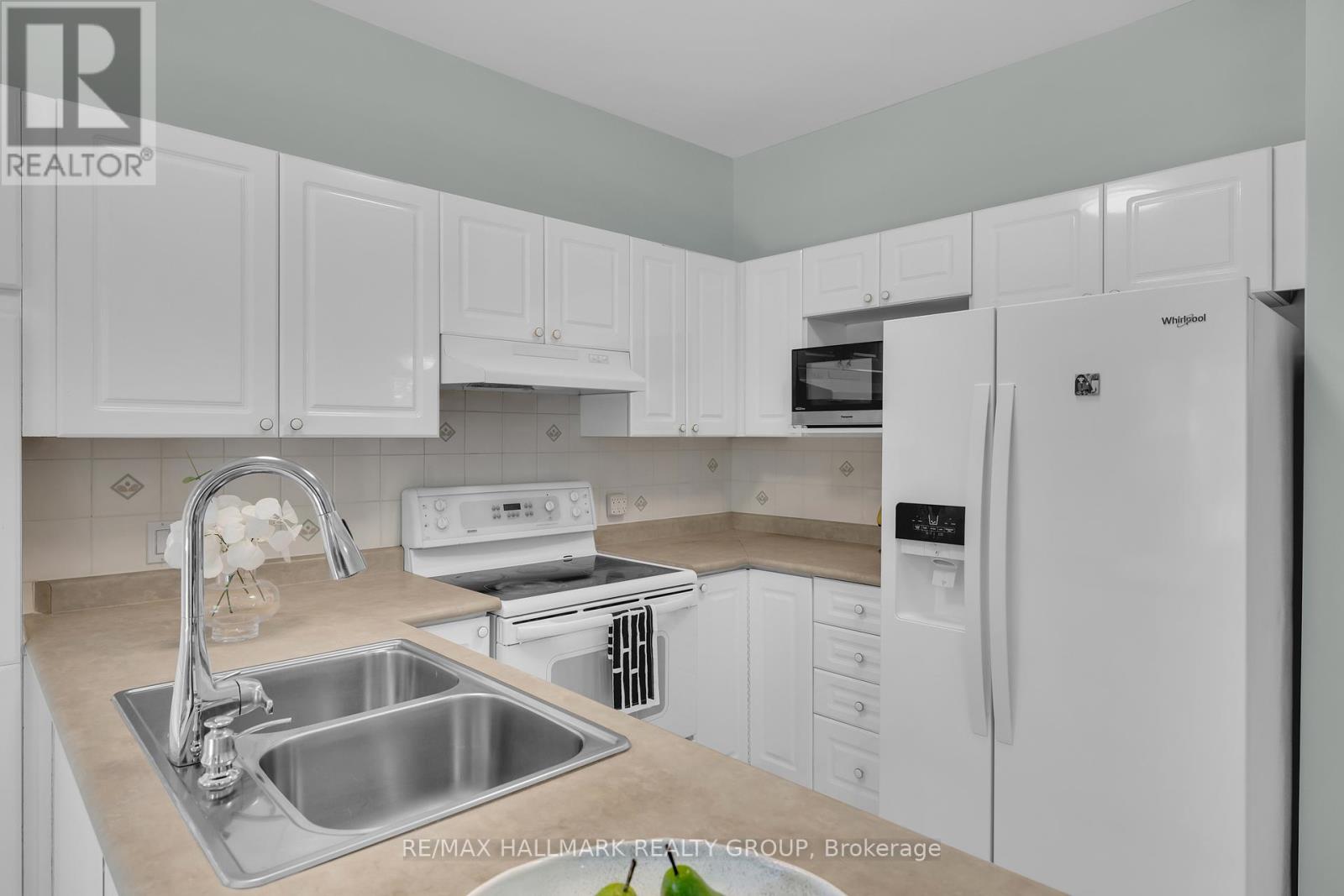 Photo 16 of 1087 Rocky Harbour Crescent, Ottawa ON