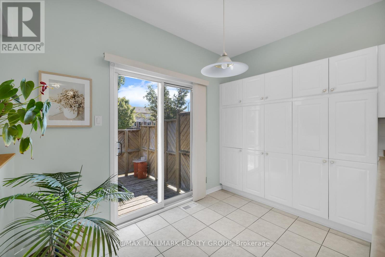 Photo 17 of 1087 Rocky Harbour Crescent, Ottawa ON