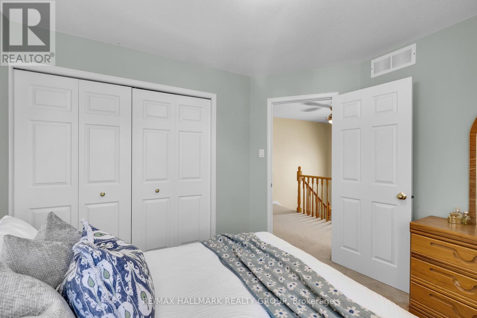 Photo 32 of 1087 Rocky Harbour Crescent, Ottawa ON