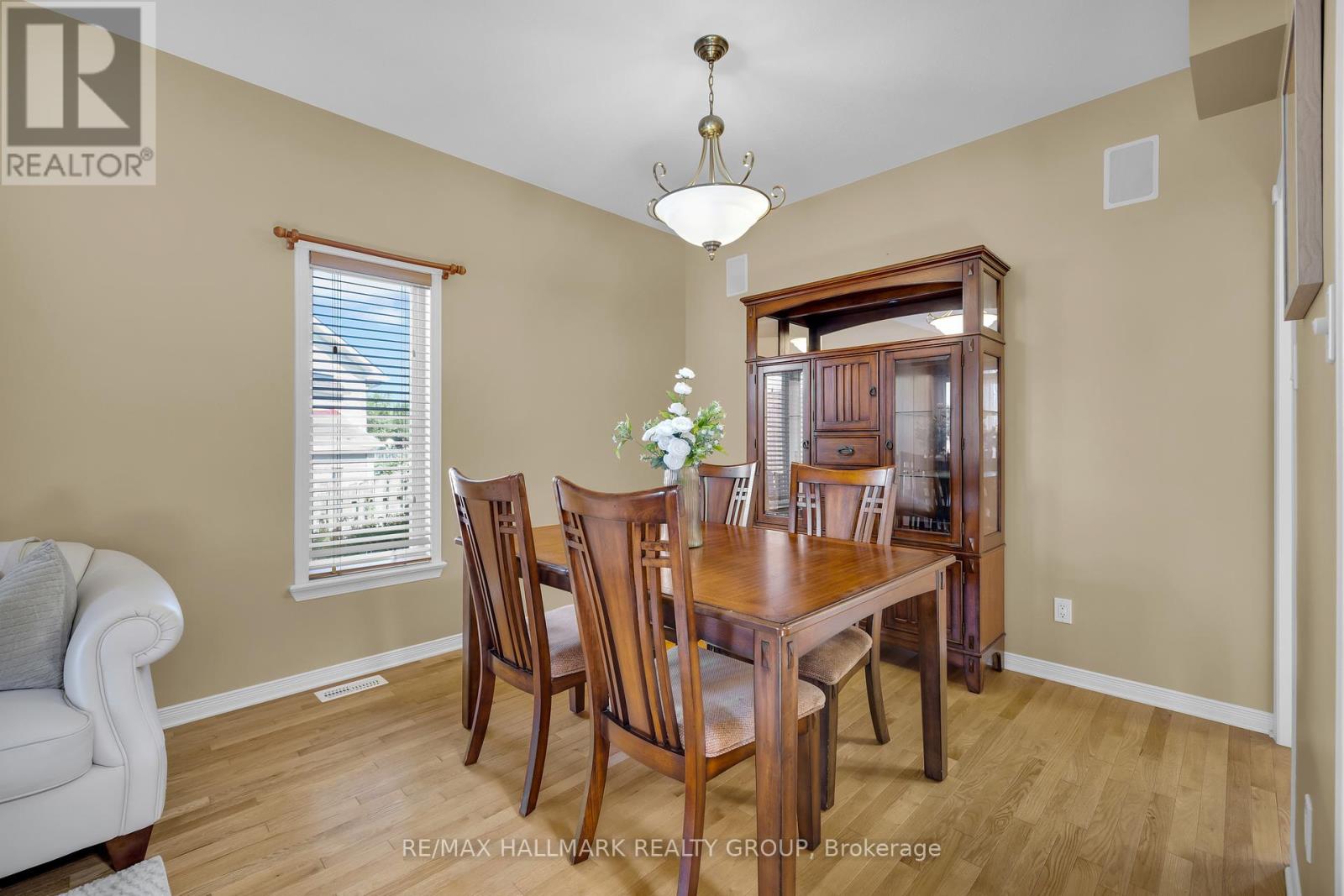 Photo 6 of 1087 Rocky Harbour Crescent, Ottawa ON