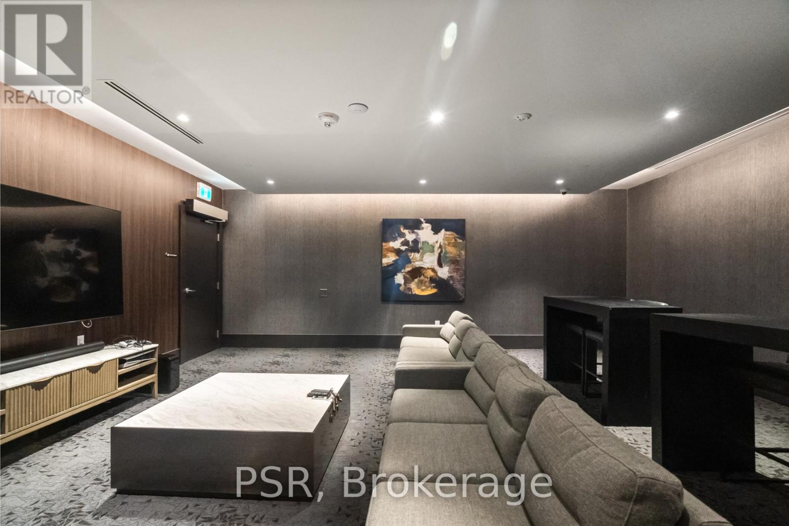 Photo 27 of 1002 200 Deerfield Road, Newmarket ON