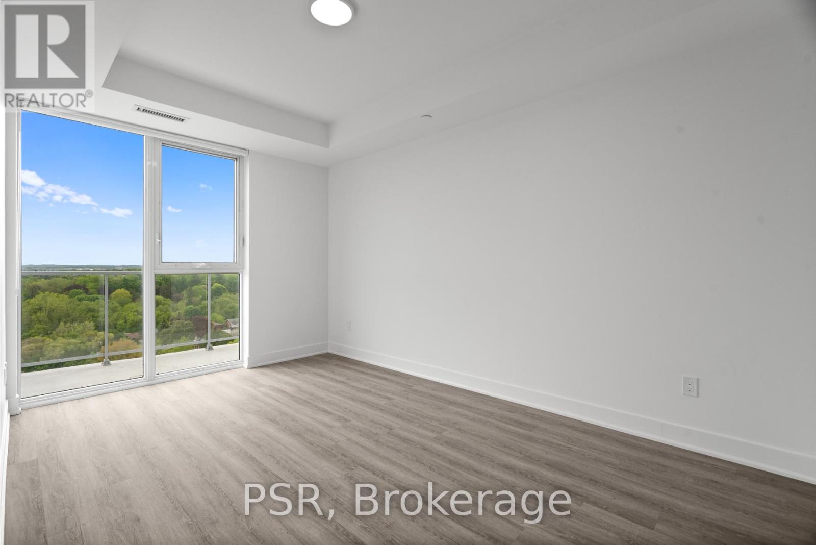 Photo 8 of 1002 200 Deerfield Road, Newmarket ON