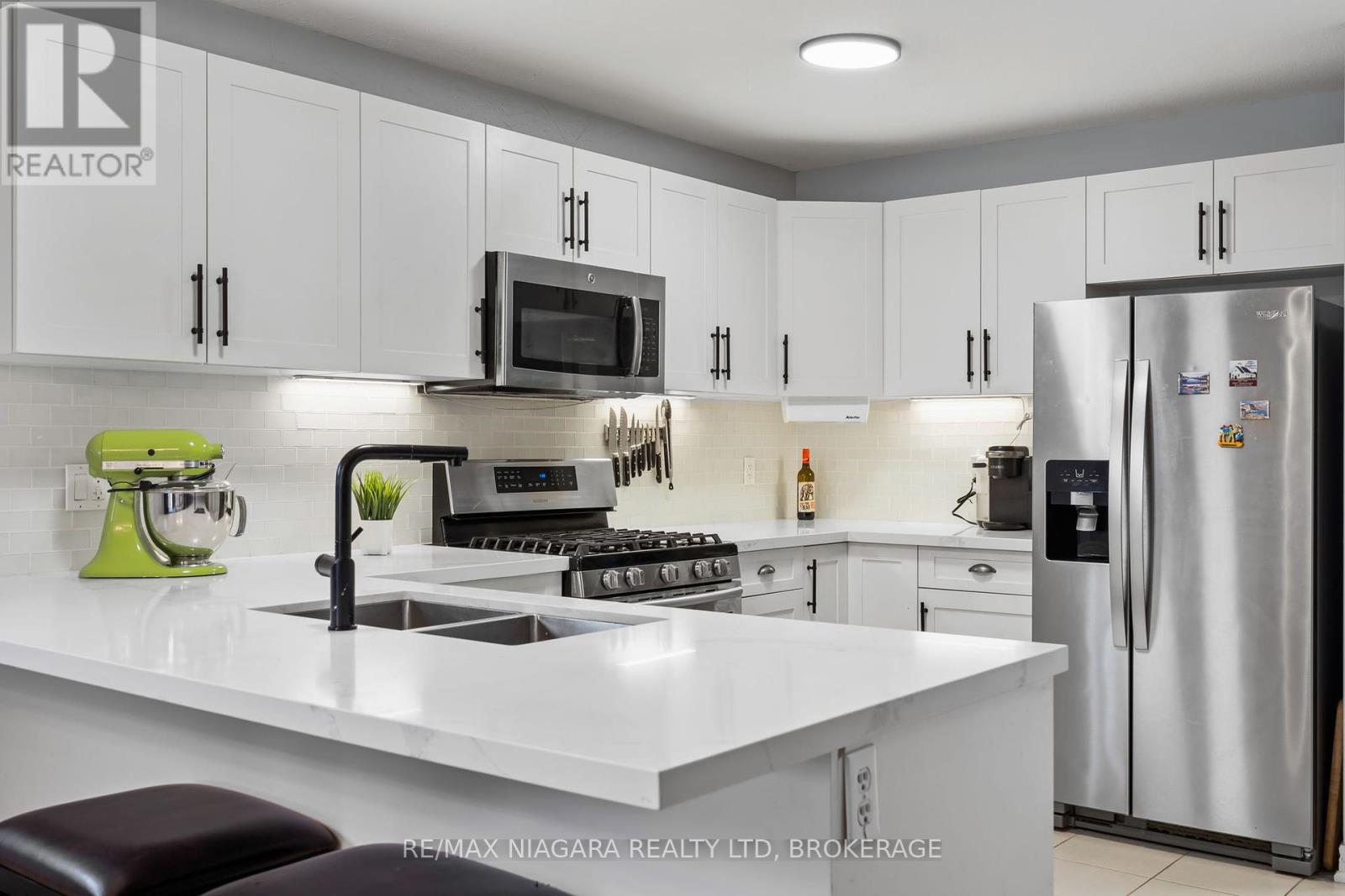Photo 16 of 149 Roselawn Crescent, Welland ON