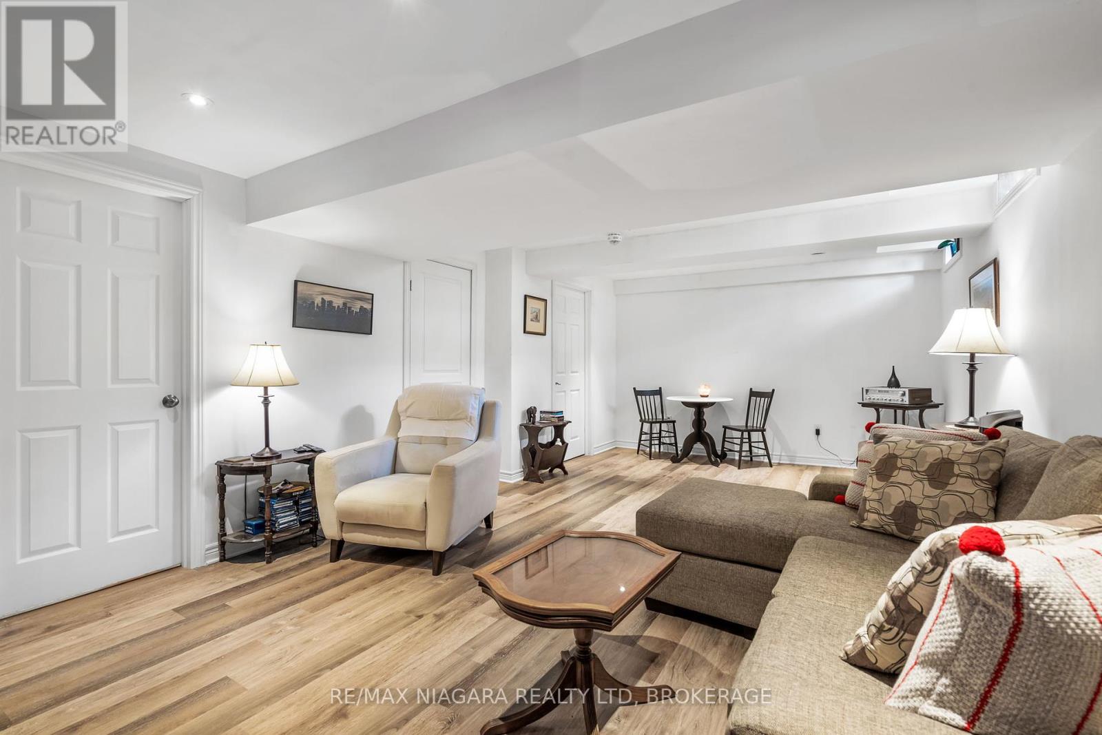 Photo 7 of 149 Roselawn Crescent, Welland ON