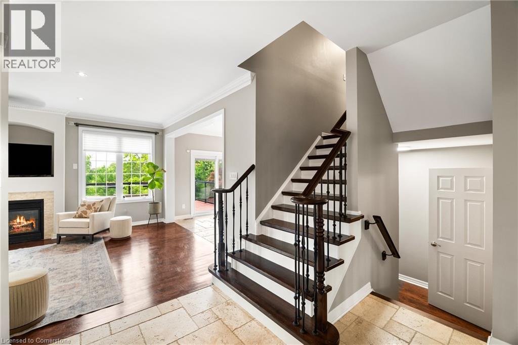 Photo 35 of 2366 Valleyridge Drive, Oakville ON