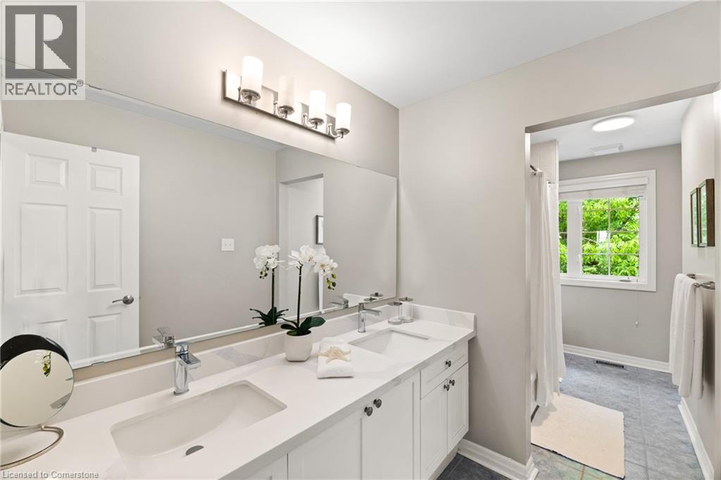 Photo 39 of 2366 Valleyridge Drive, Oakville ON