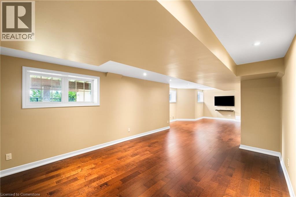 Photo 4 of 2366 Valleyridge Drive, Oakville ON