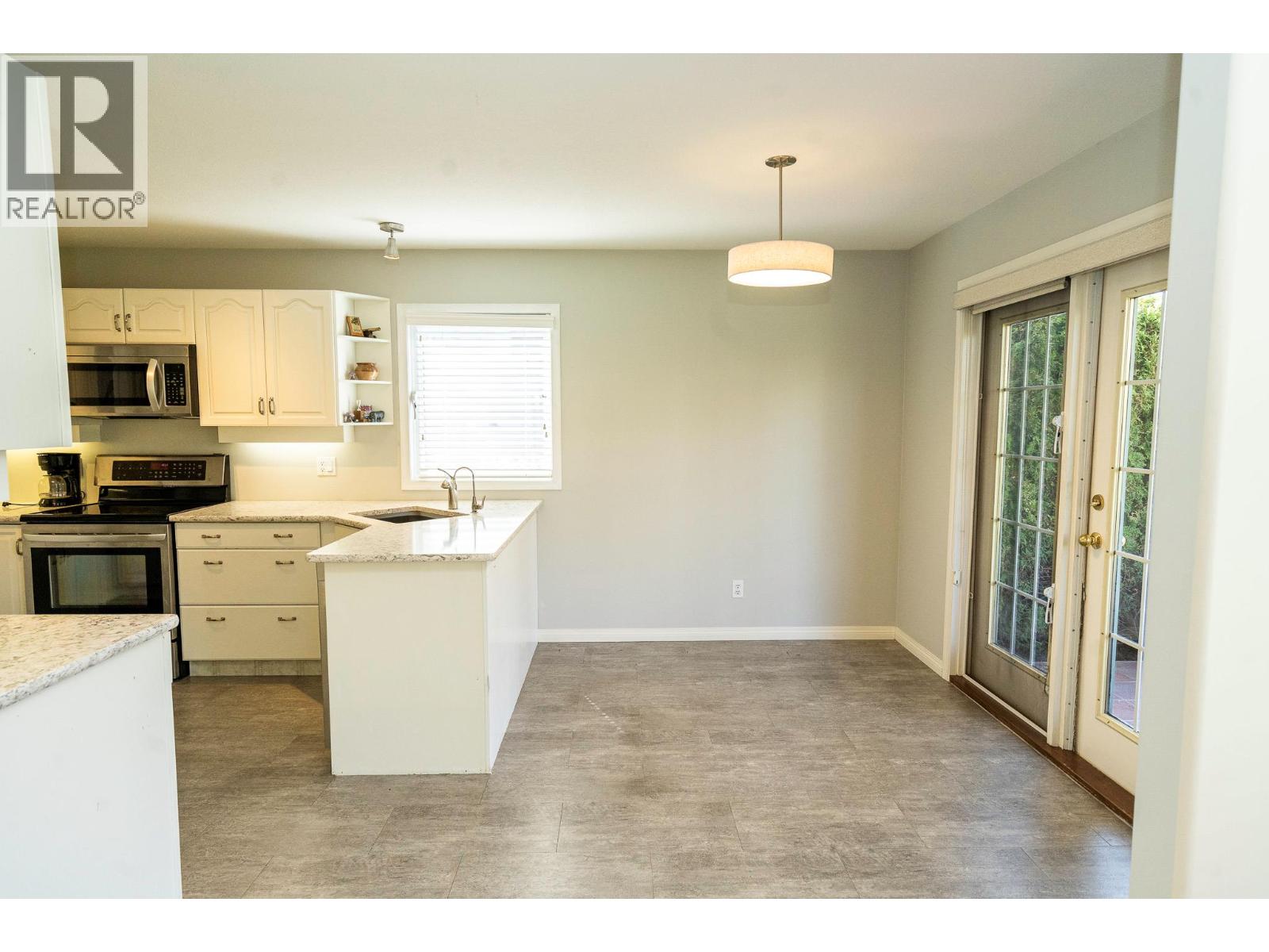 201 650 Lexington Drive, Kelowna
