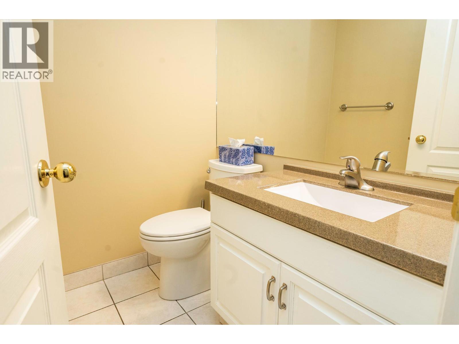 201 650 Lexington Drive, Kelowna
