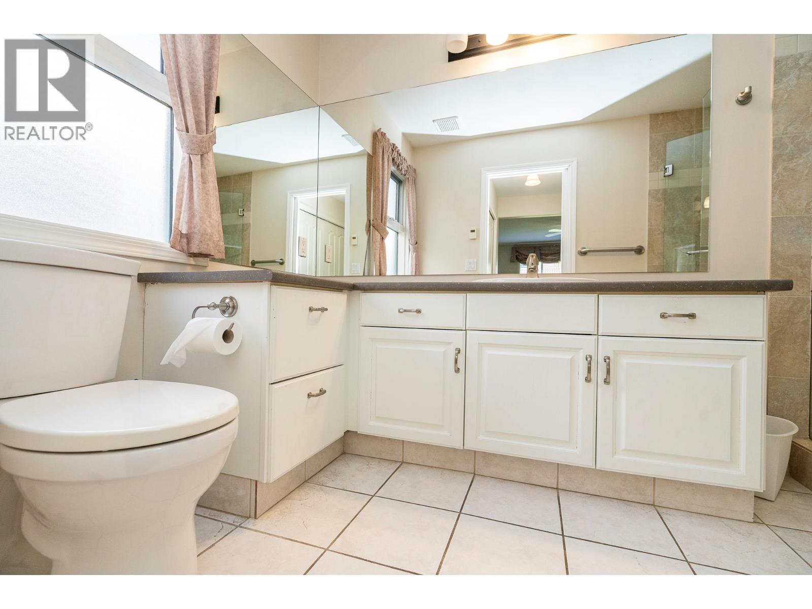 201 650 Lexington Drive, Kelowna