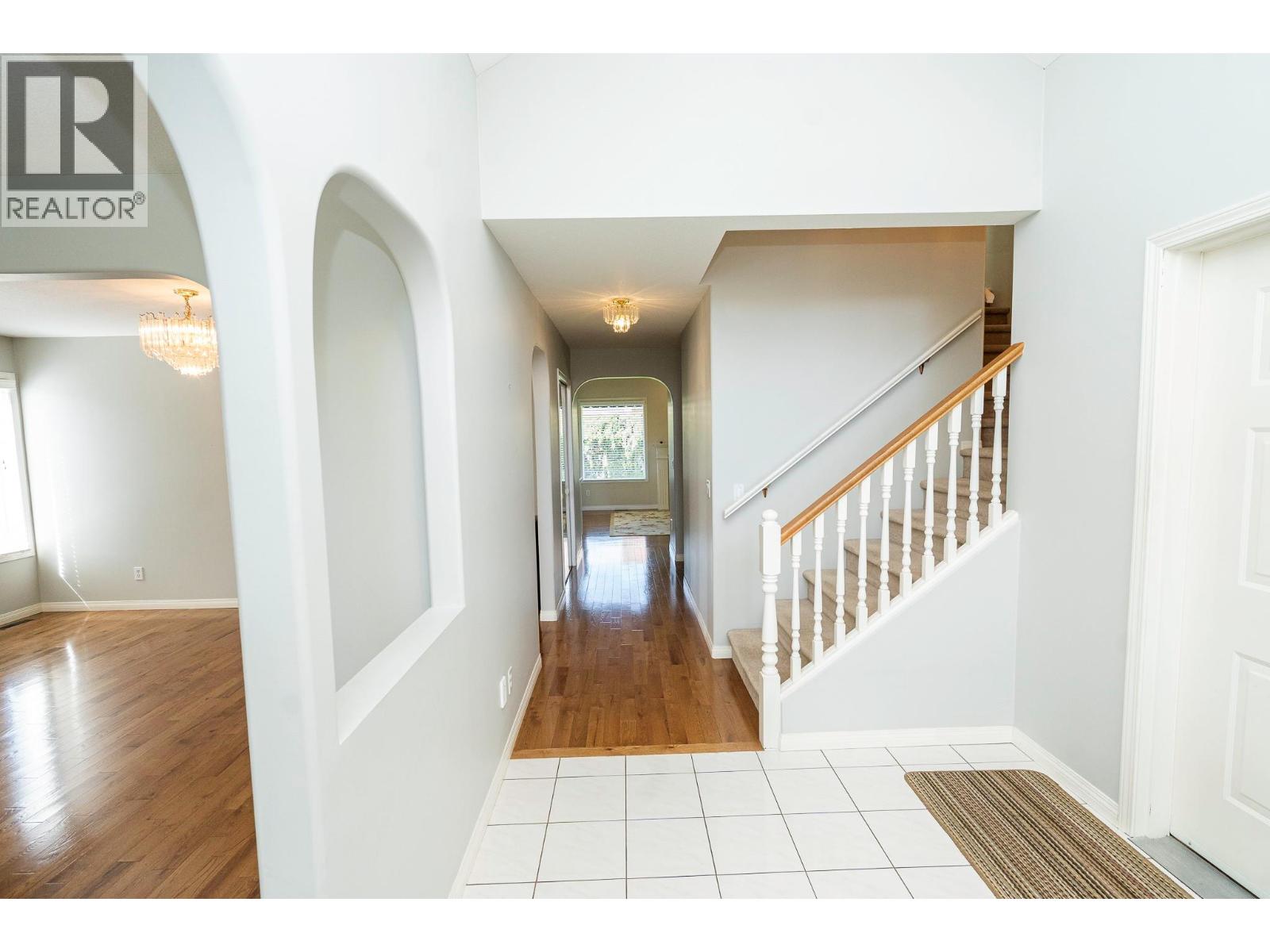 201 650 Lexington Drive, Kelowna