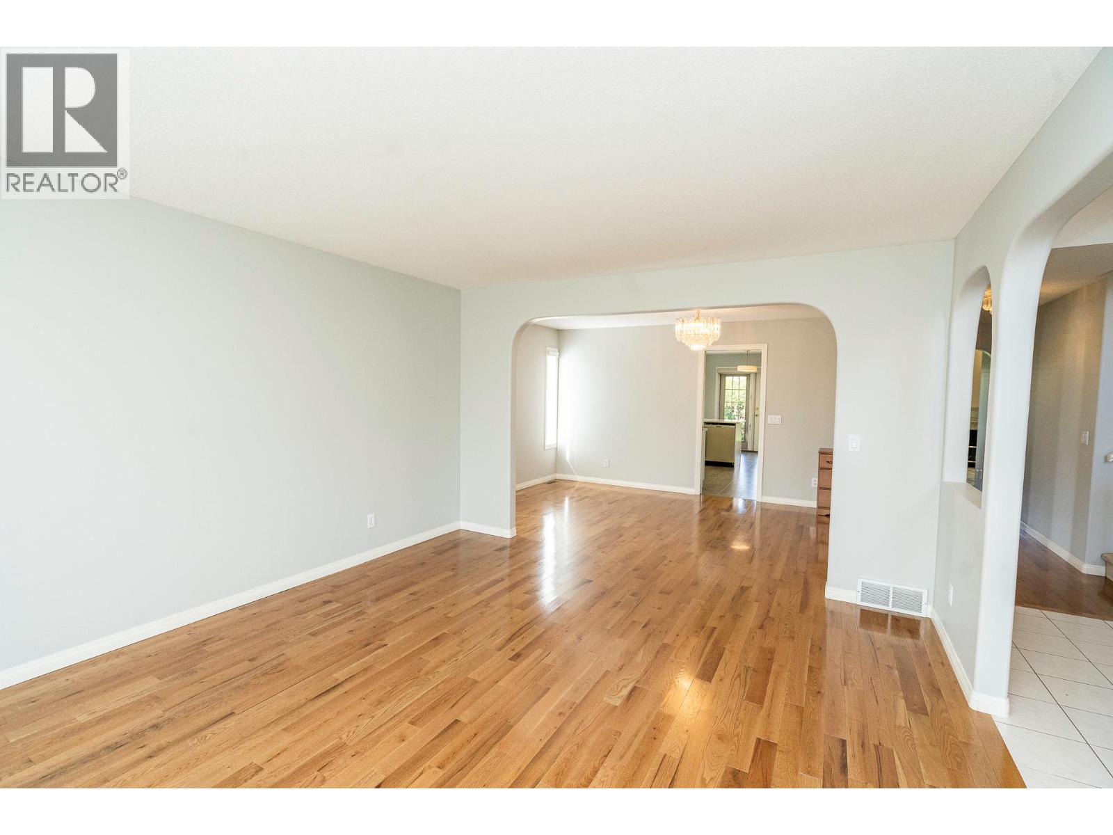 201 650 Lexington Drive, Kelowna
