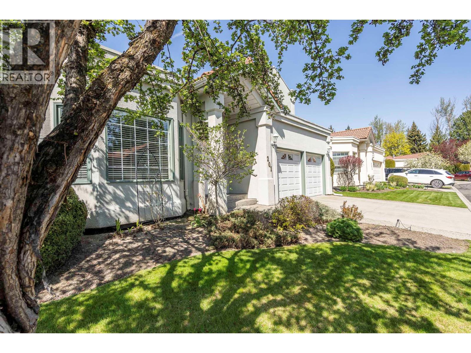 201 650 Lexington Drive, Kelowna