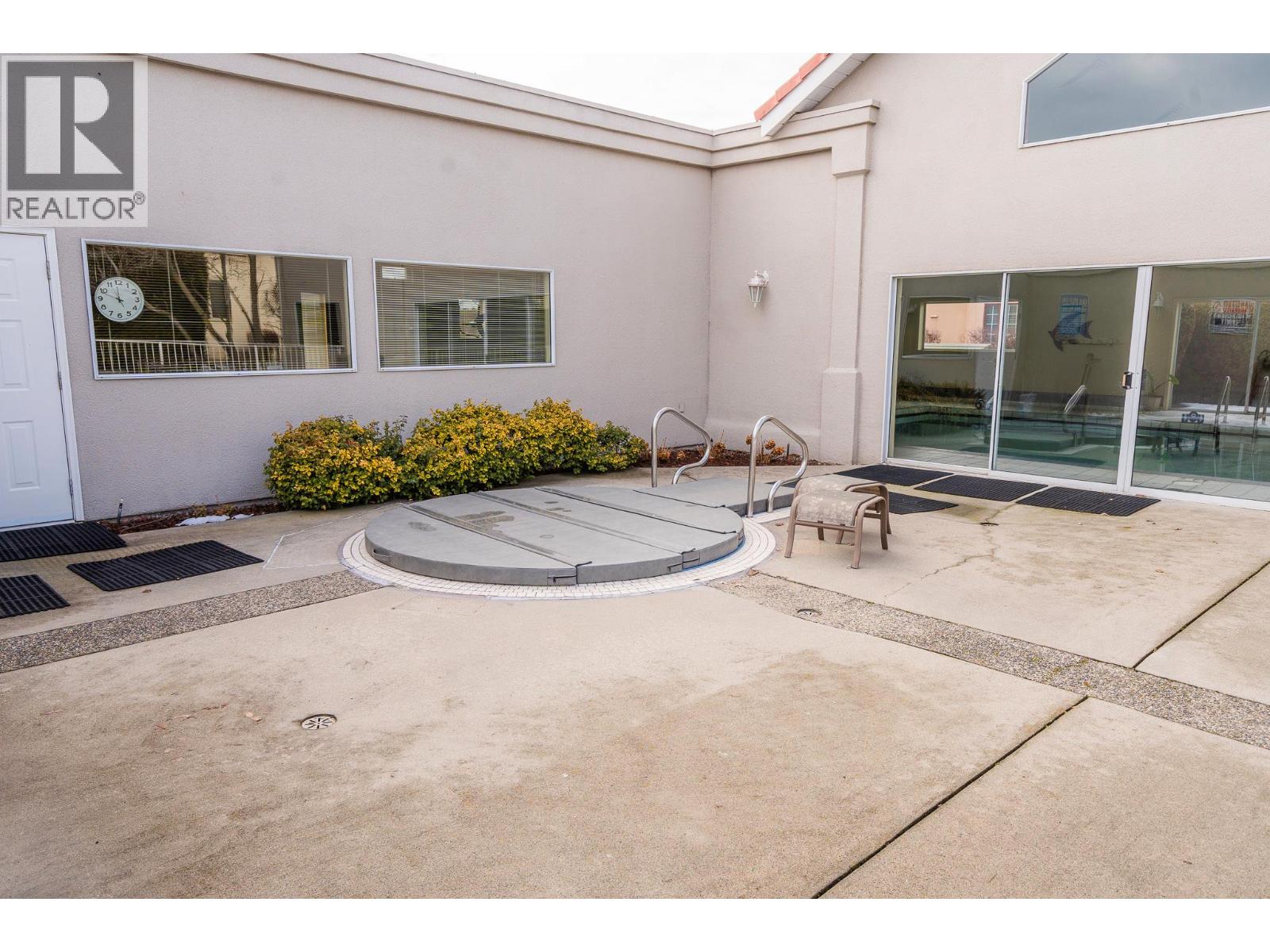 201 650 Lexington Drive, Kelowna