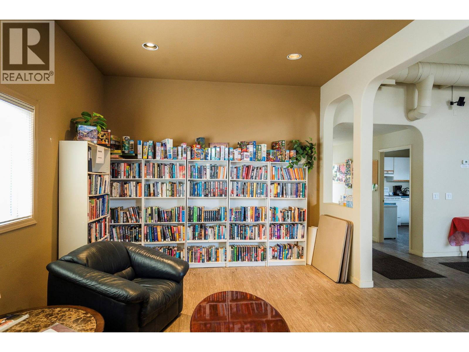 201 650 Lexington Drive, Kelowna