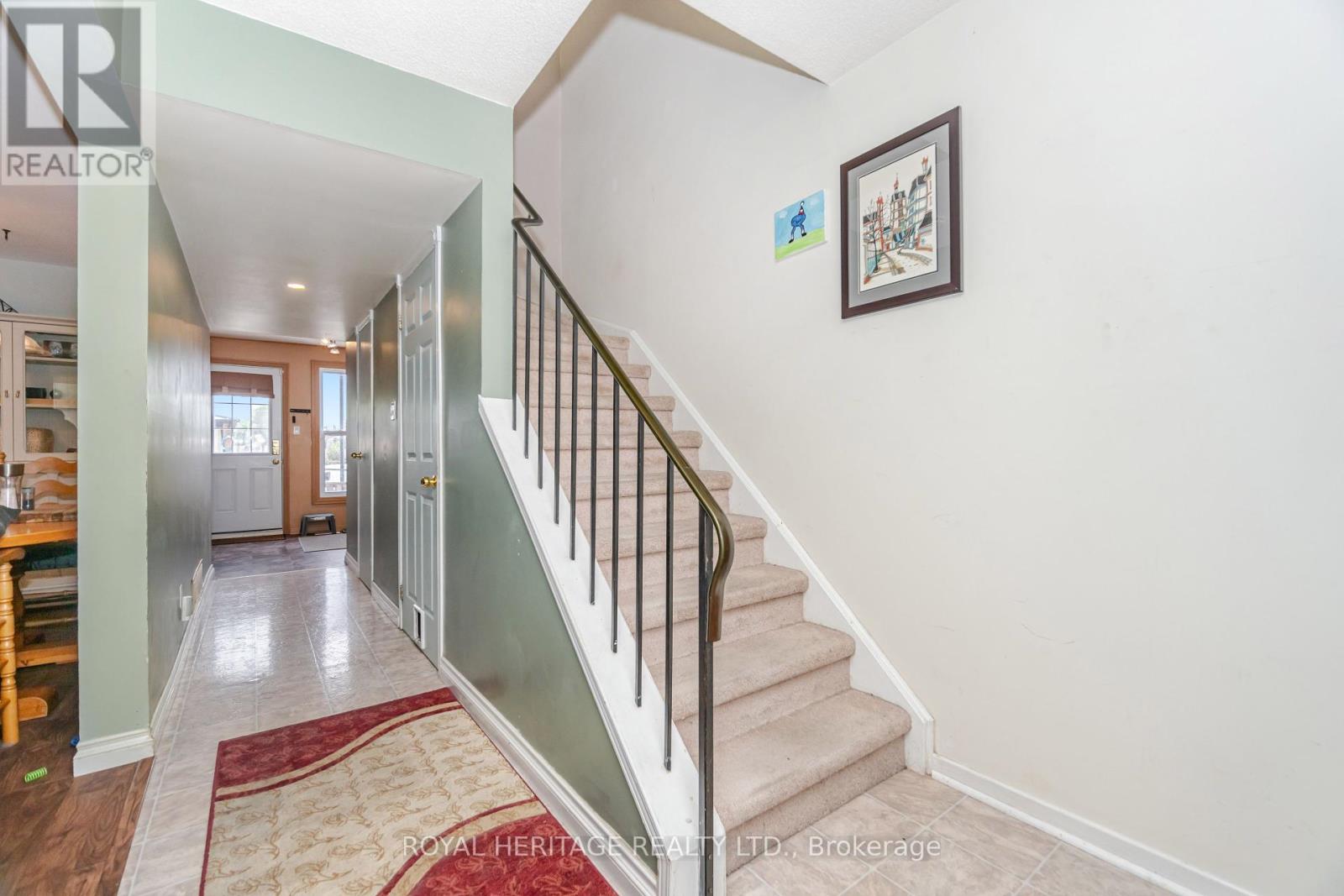 Photo 2 of 107 Guildford Crescent, Brampton ON