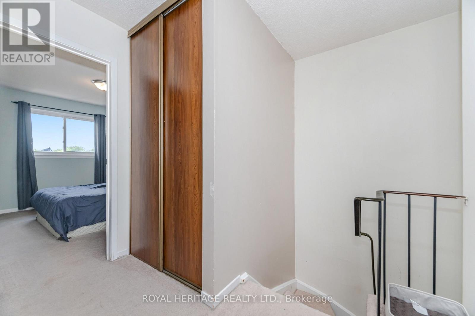 Photo 23 of 107 Guildford Crescent, Brampton ON