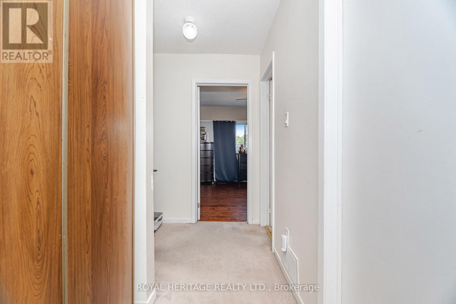 Photo 20 of 107 Guildford Crescent, Brampton ON