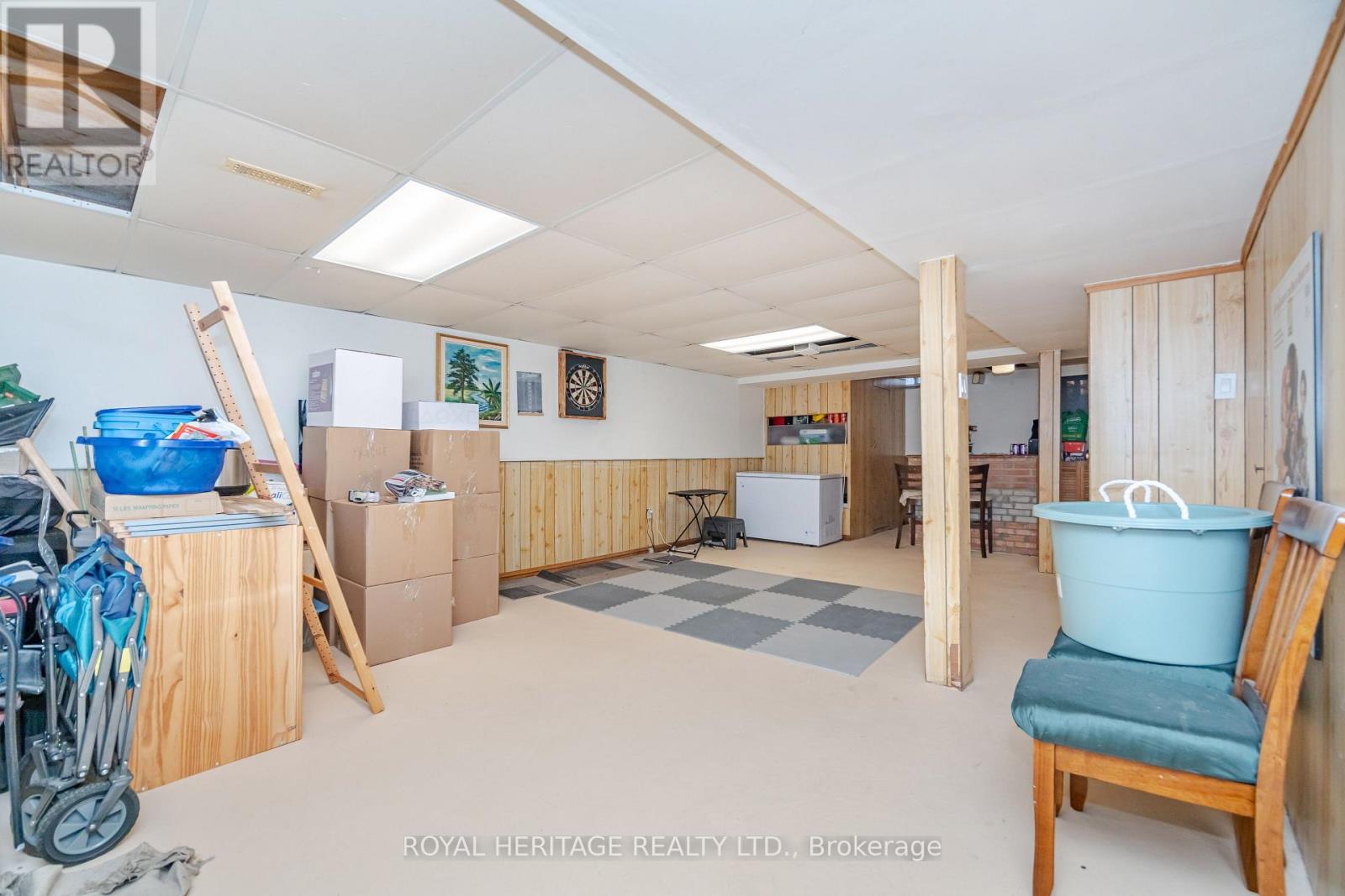 Photo 9 of 107 Guildford Crescent, Brampton ON