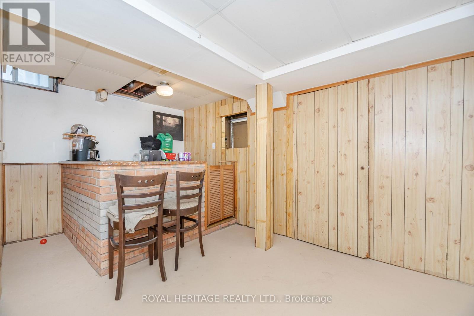 Photo 11 of 107 Guildford Crescent, Brampton ON