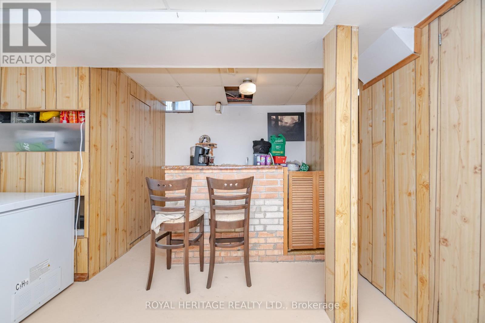 Photo 34 of 107 Guildford Crescent, Brampton ON
