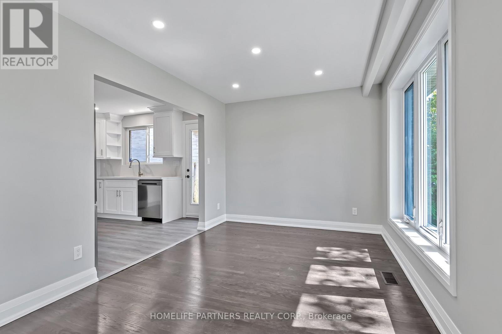 Photo 11 of 79 Strathavon Drive, Toronto ON