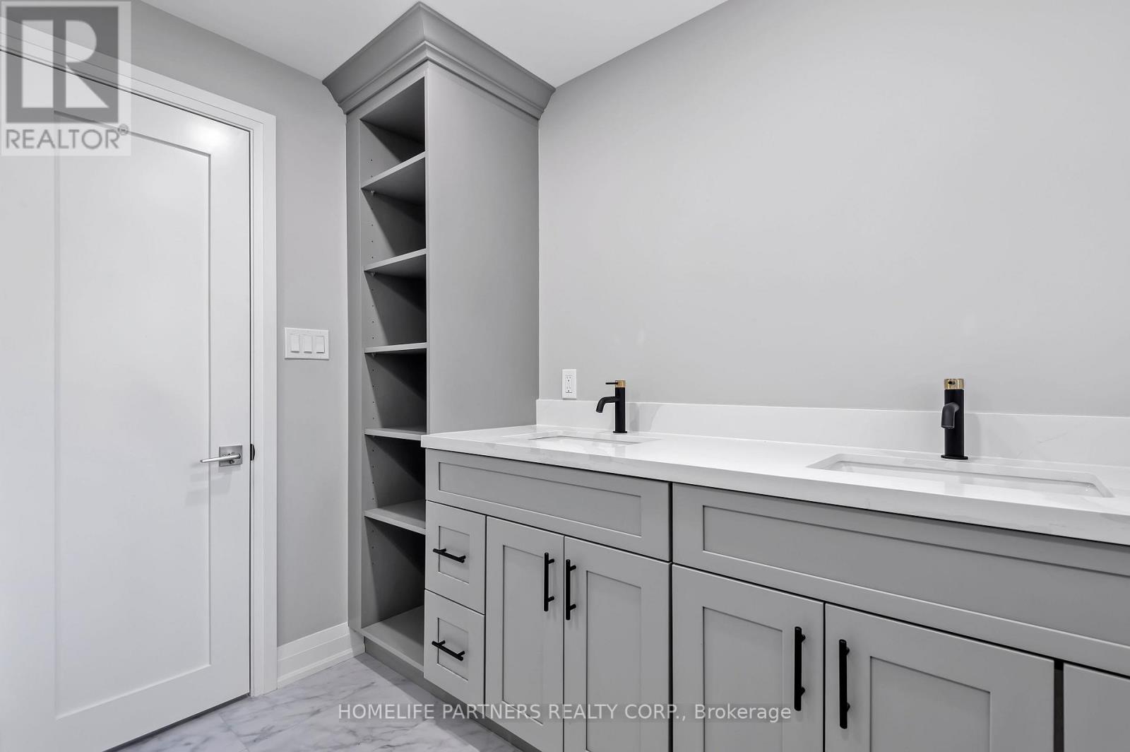 Photo 17 of 79 Strathavon Drive, Toronto ON