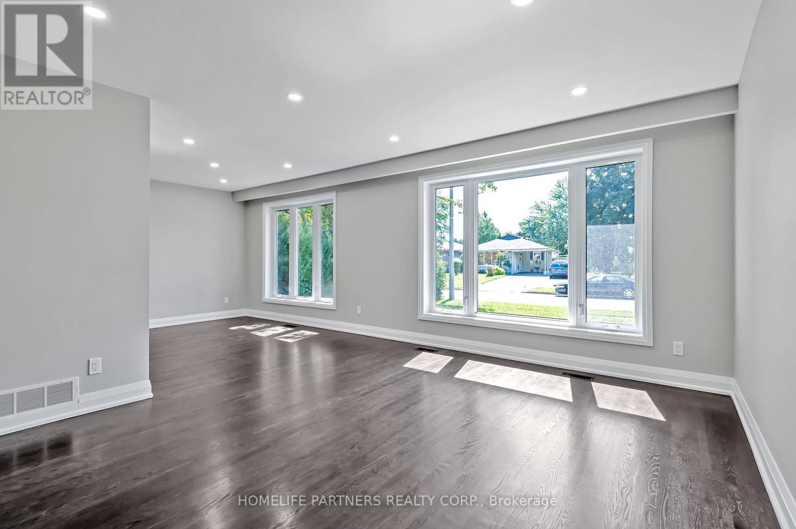 Photo 9 of 79 Strathavon Drive, Toronto ON