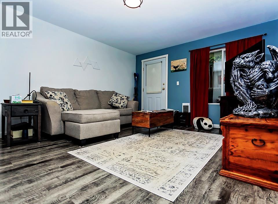  4820 LAZELLE Avenue, Terrace