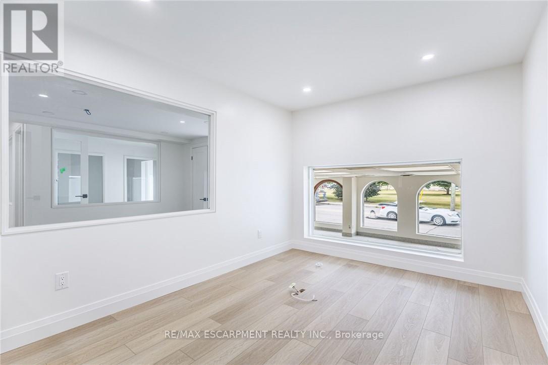 Photo 17 of 1583 Main Street E, Hamilton ON