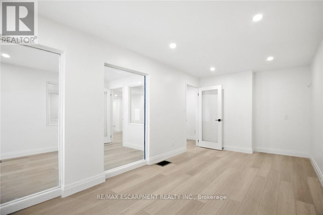 Photo 12 of 1583 Main Street E, Hamilton ON