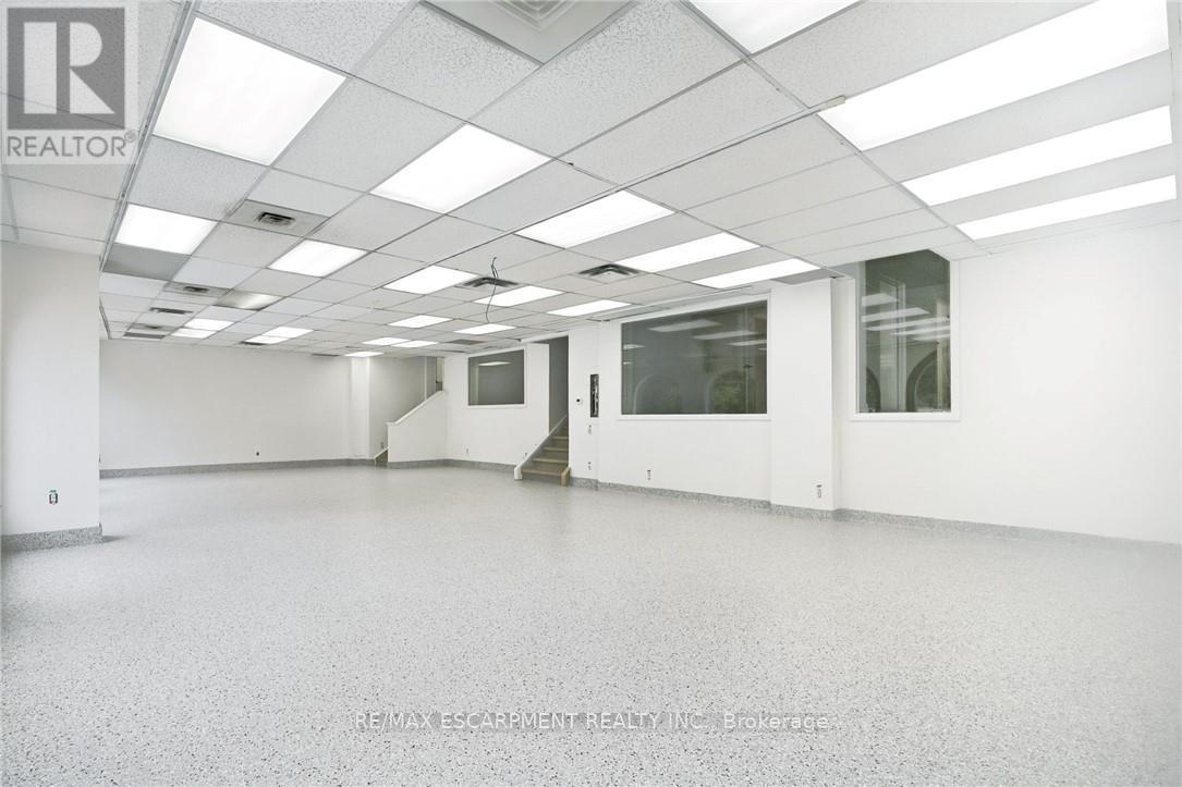 Photo 24 of 1583 Main Street E, Hamilton ON