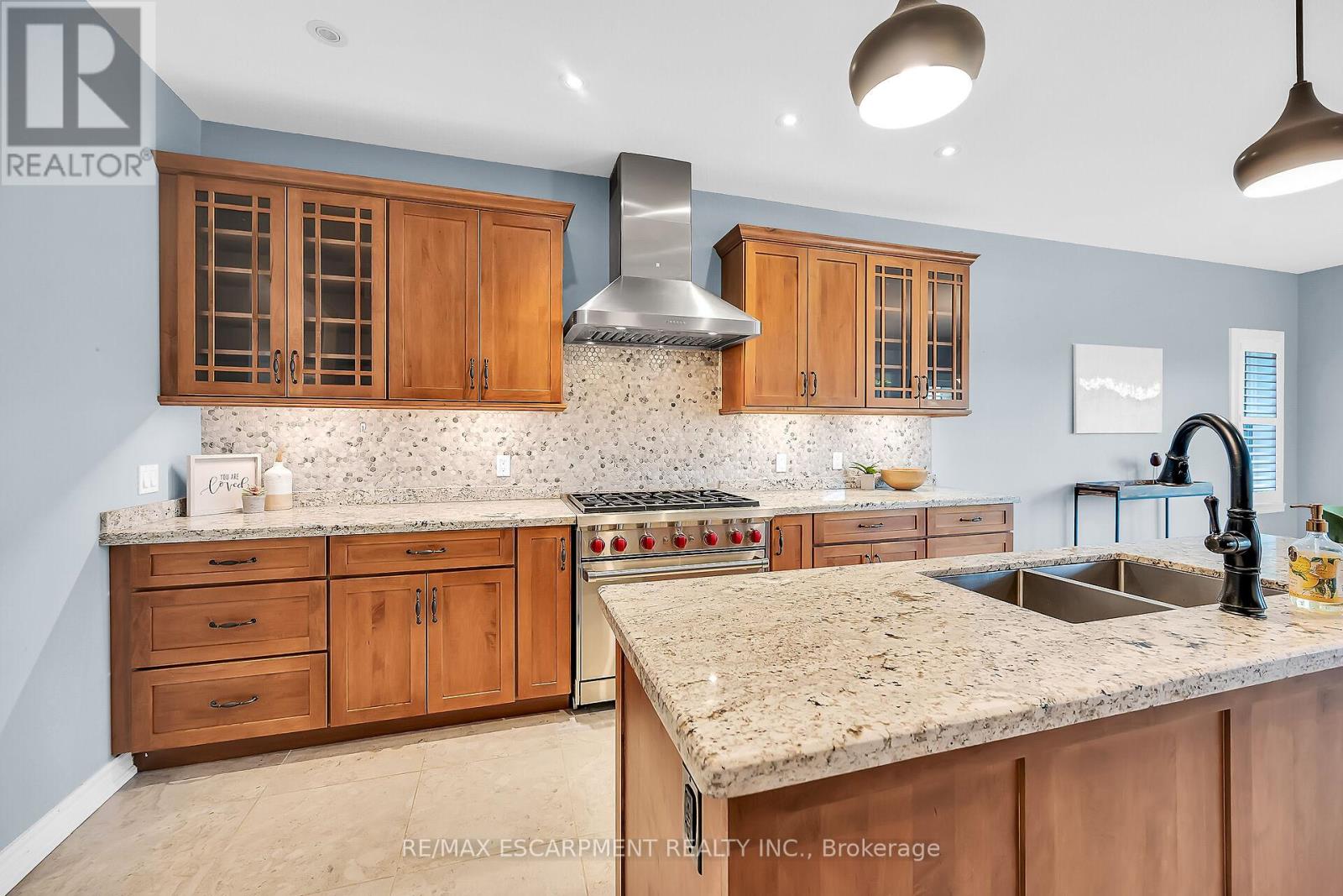 Photo 41 of 186 Donjon Boulevard, Norfolk ON