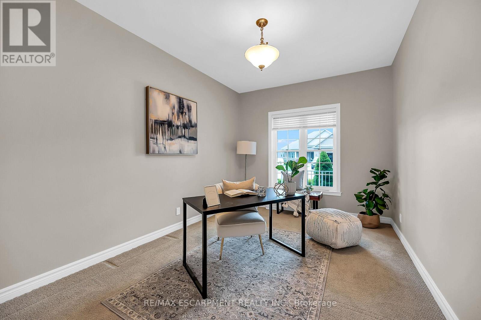 Photo 18 of 186 Donjon Boulevard, Norfolk ON