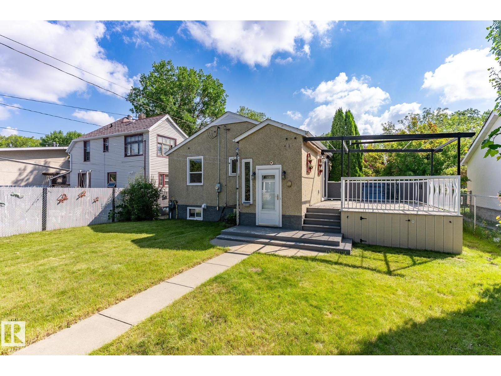 Photo 31 of 12008 79 St Nw, Edmonton AB