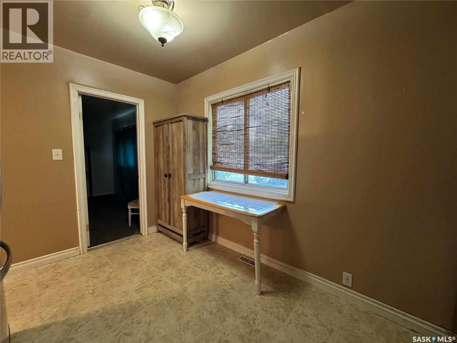 Photo 7 of 470 Macmurchy Avenue, Regina Beach SK
