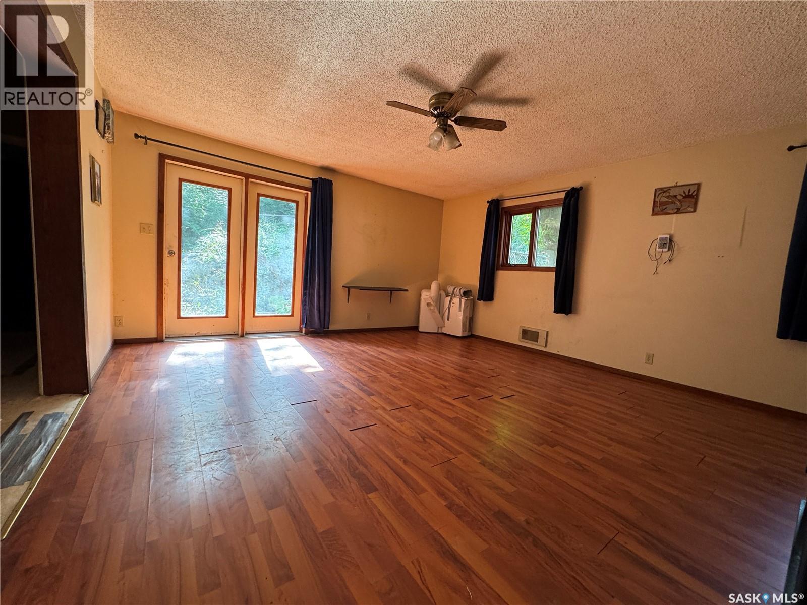 Photo 14 of 470 Macmurchy Avenue, Regina Beach SK