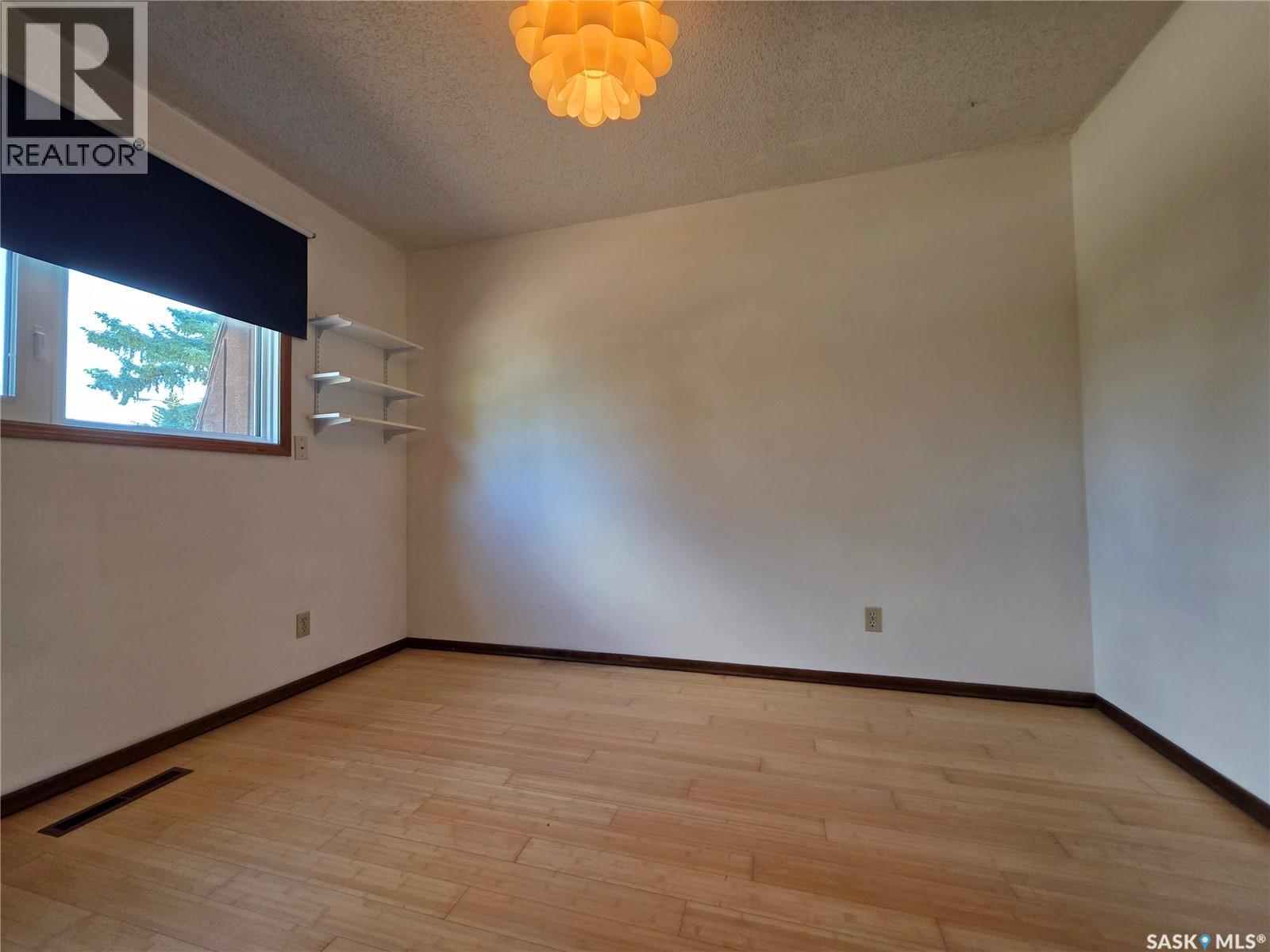 Single Family House for Sale in  Hayward PLACE Swift Current 