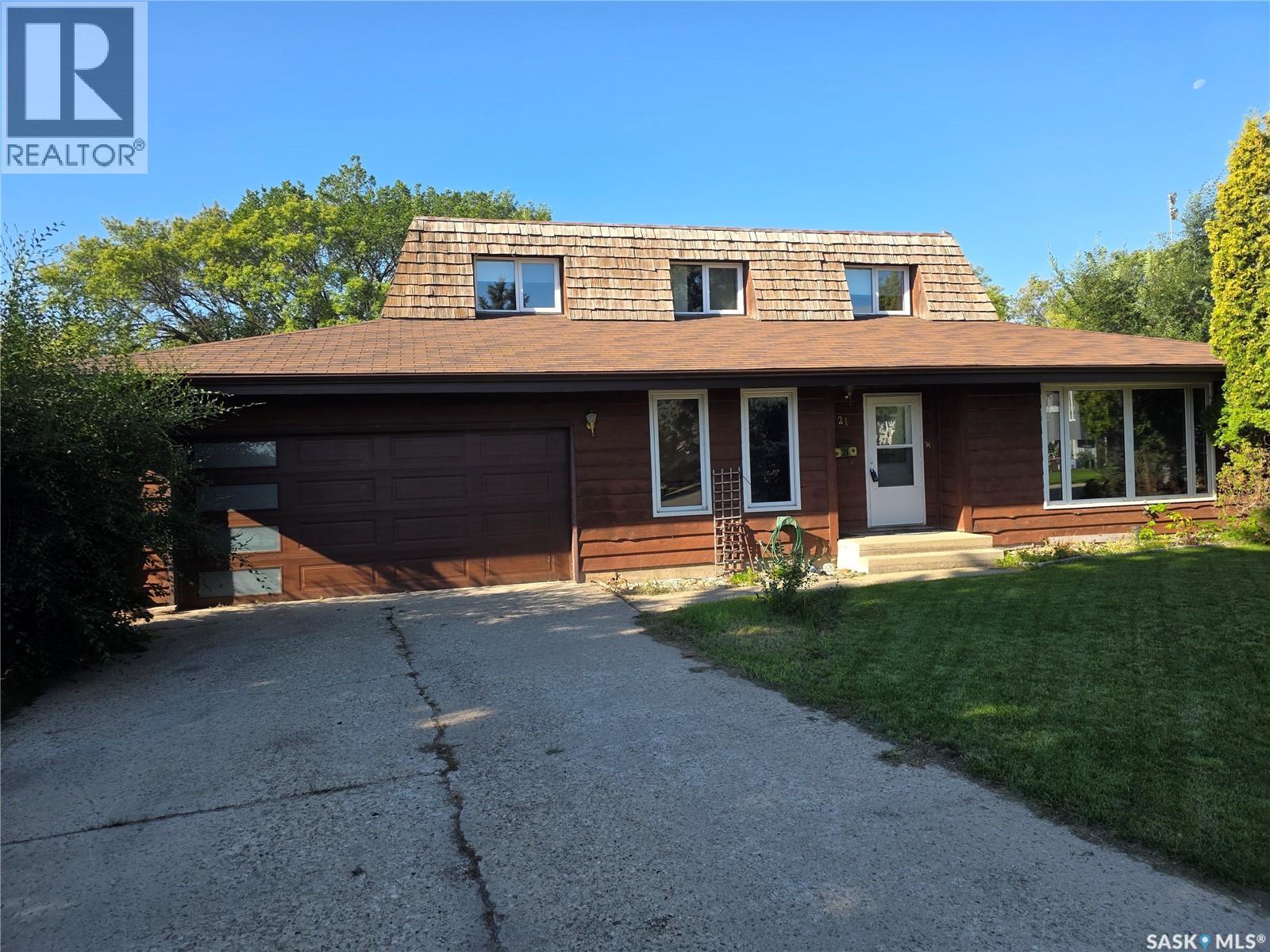 Single Family House for Sale in  Hayward PLACE Swift Current 