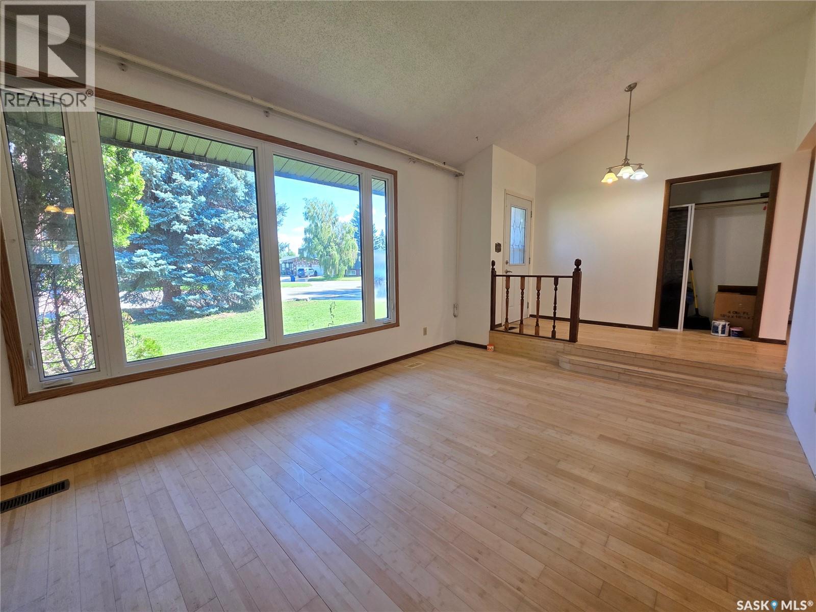 Single Family House for Sale in  Hayward PLACE Swift Current 