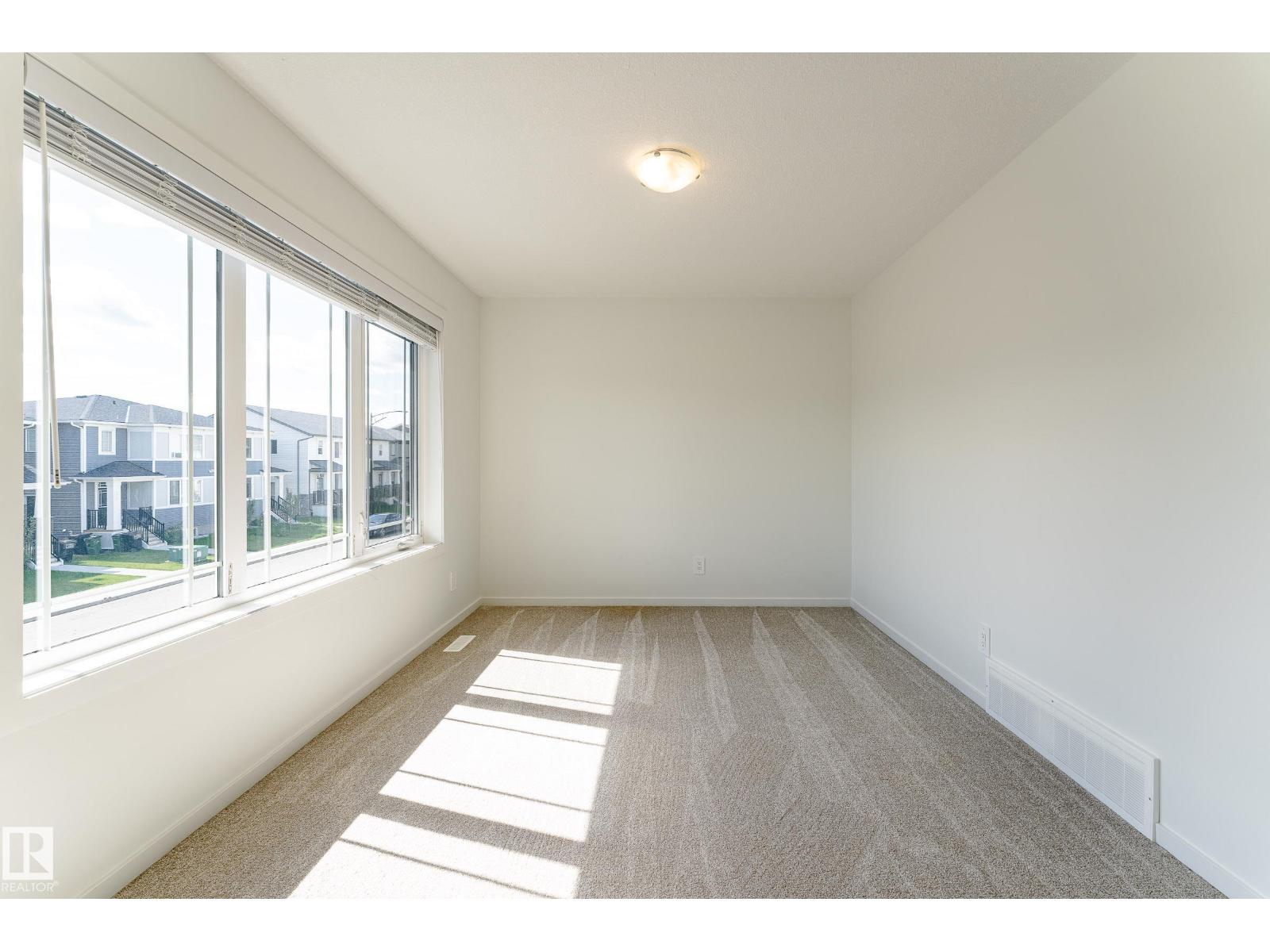 Photo 11 of 20618 19 A Av Nw, Edmonton AB