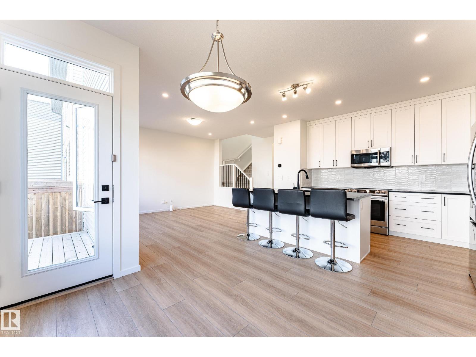 Photo 37 of 20618 19 A Av Nw, Edmonton AB