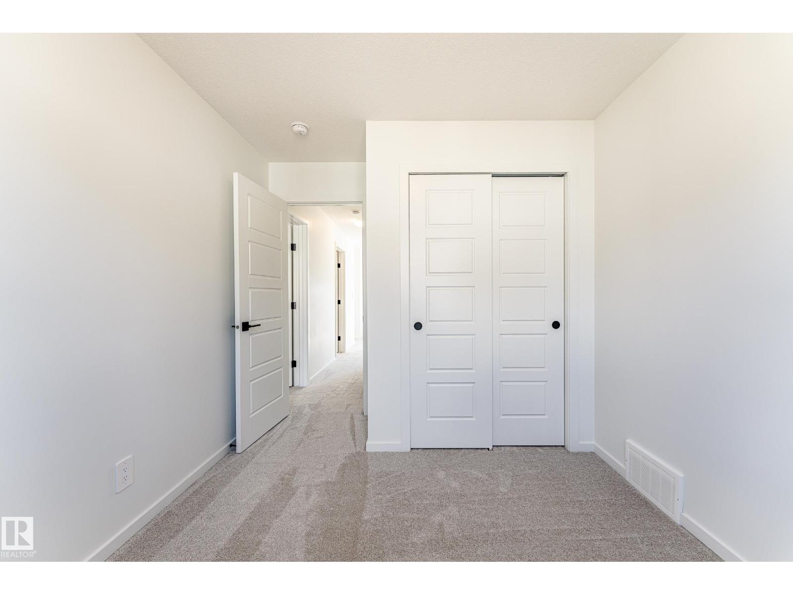 Photo 14 of 20618 19 A Av Nw, Edmonton AB