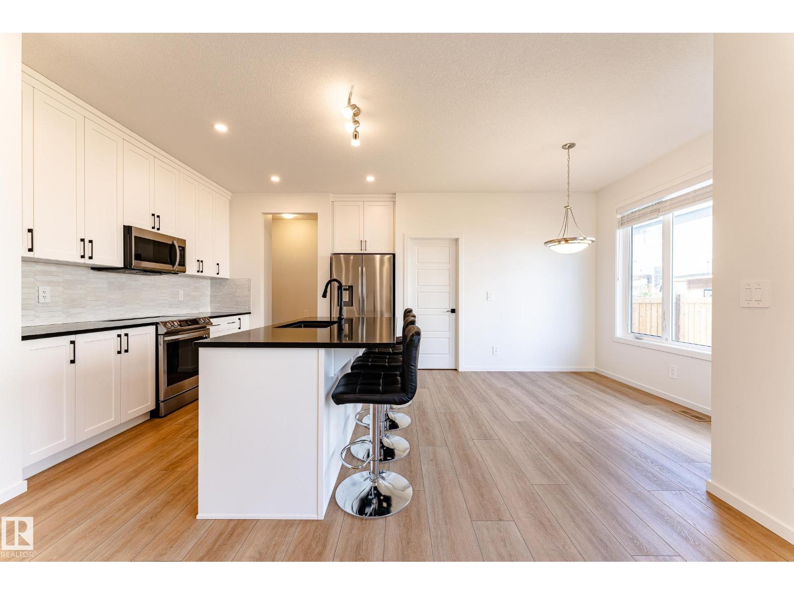 Photo 38 of 20618 19 A Av Nw, Edmonton AB