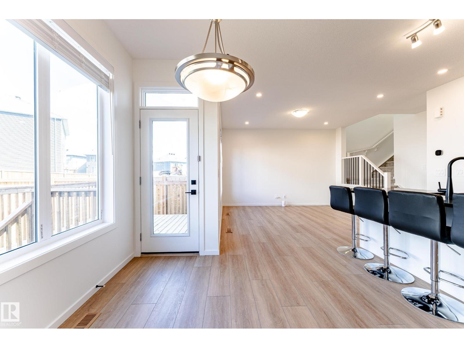 Photo 20 of 20618 19 A Av Nw, Edmonton AB