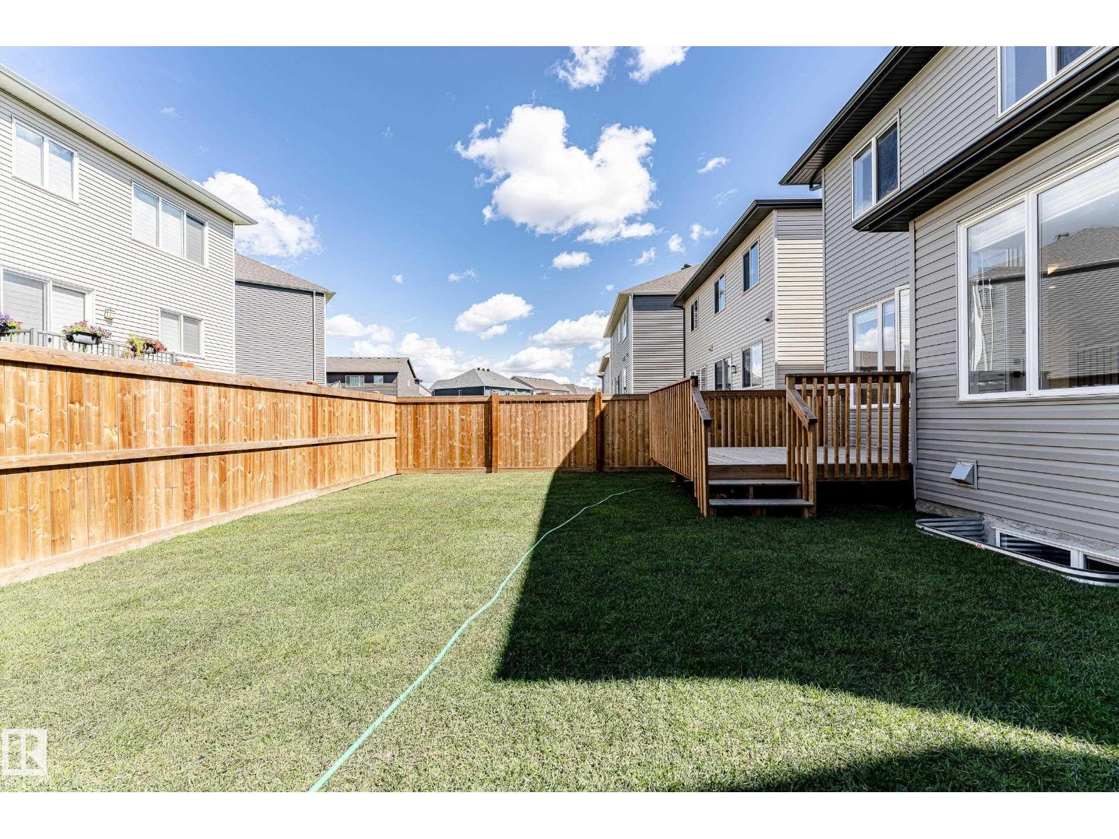 Photo 10 of 20618 19 A Av Nw, Edmonton AB