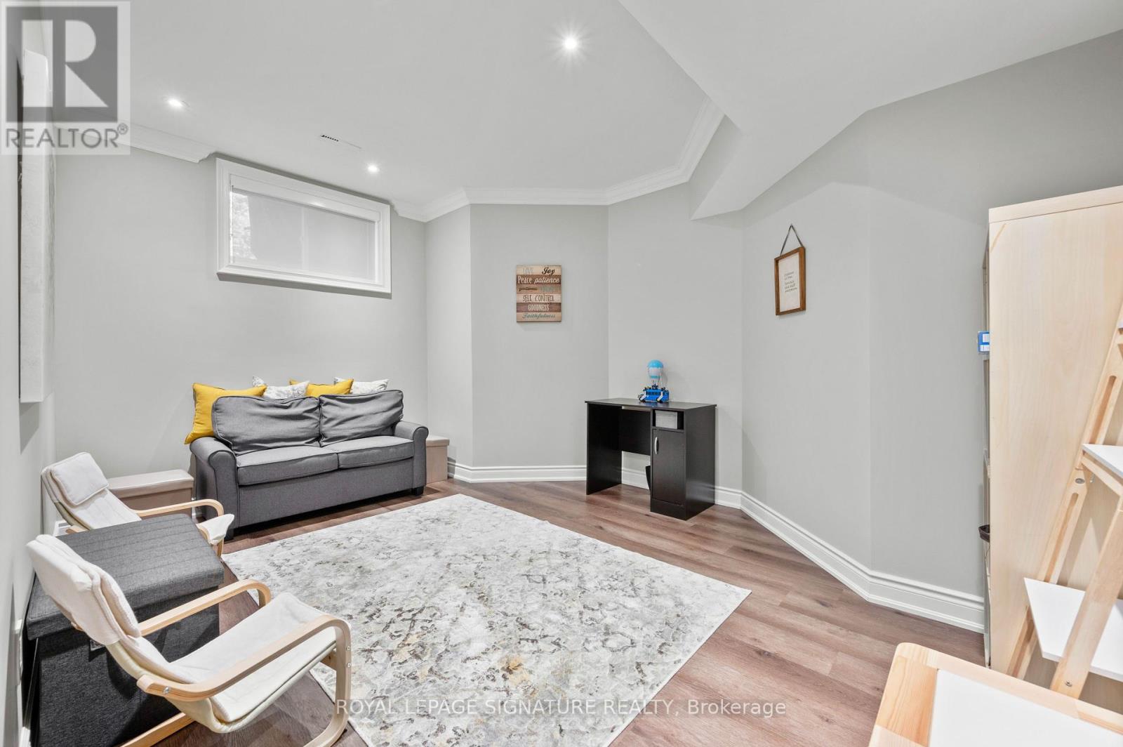 Photo 17 of 75 Rachelle Court, Vaughan ON